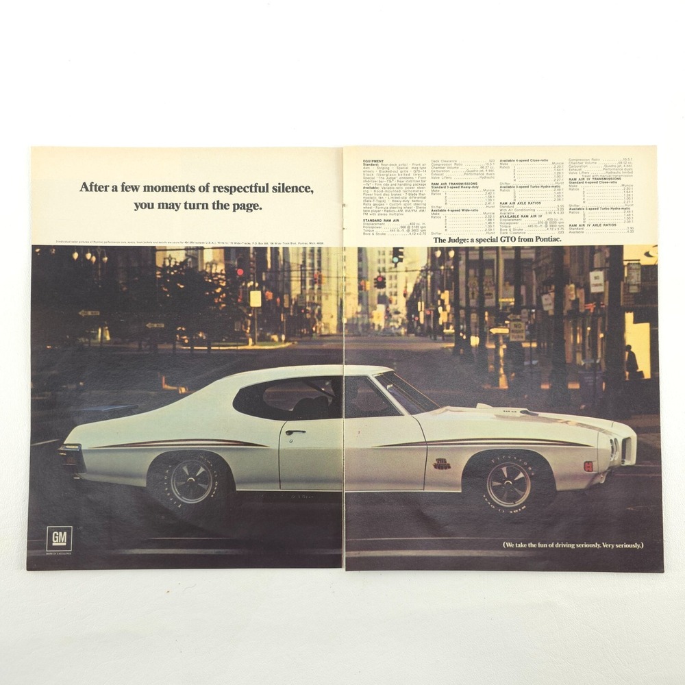 VTG 1970 Pontiac GTO Judge Advertising 2 Page Print Ad White Muscle Car Scene